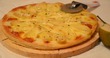       (Pizza pere e brie)